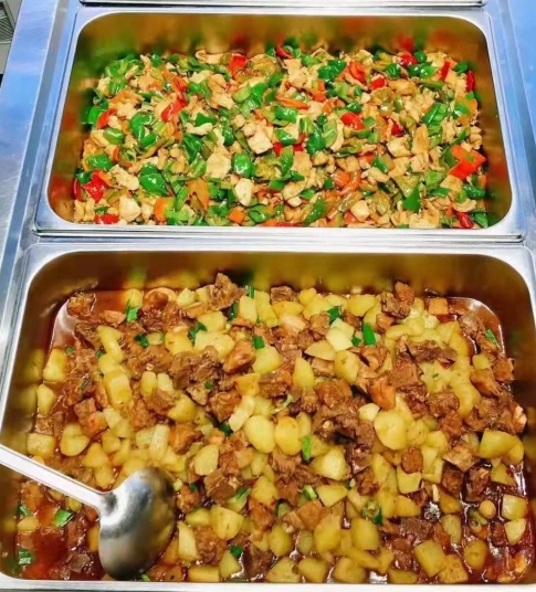 《食堂大锅菜怎么做才好吃？｜台裕膳食揭秘专业团餐的5大核心标准》